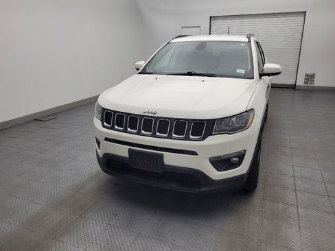 Used 2019 Jeep Compass Latitude w/ Cold Weather Group AWD/4WD image 15