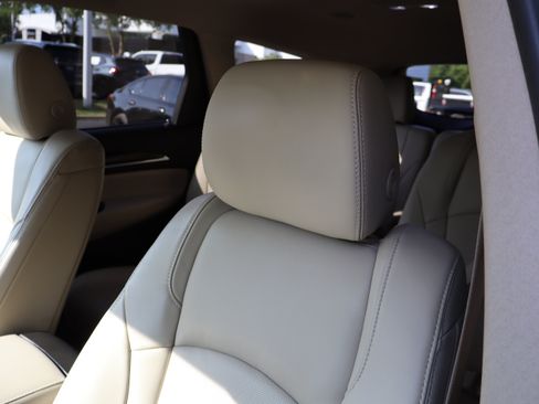 Used 2020 Buick Enclave Essence w/ Sound and Sites Package FWD image 44