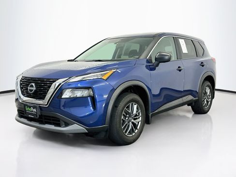 Used 2023 Nissan Rogue S AWD/4WD image 3