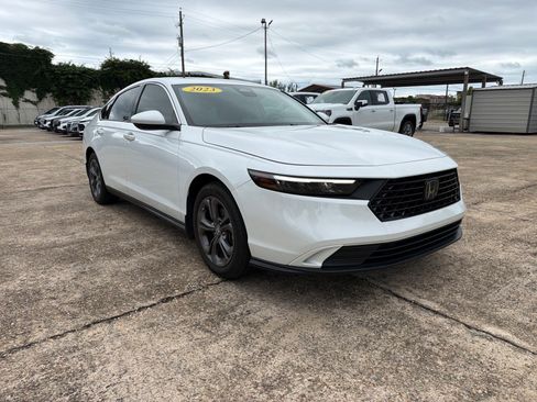 Used 2023 Honda Accord EX image 2