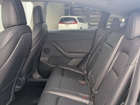 Used 2022 Tesla Model Y Performance image 14