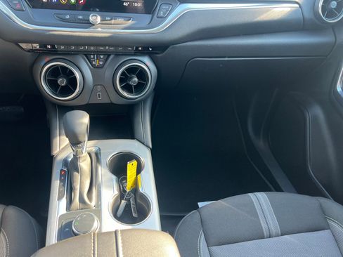 Used 2025 Chevrolet Blazer LT image 33