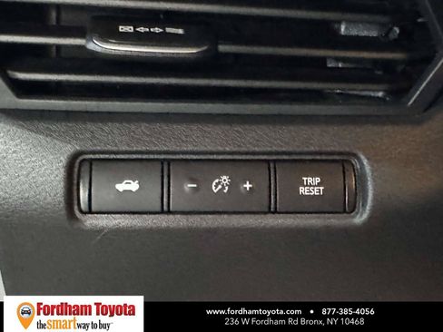 Used 2025 Nissan Altima 2.5 SV FWD image 18