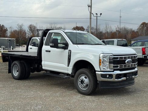 New 2026 Ford F350 XL w/ XL Chrome Package image 2