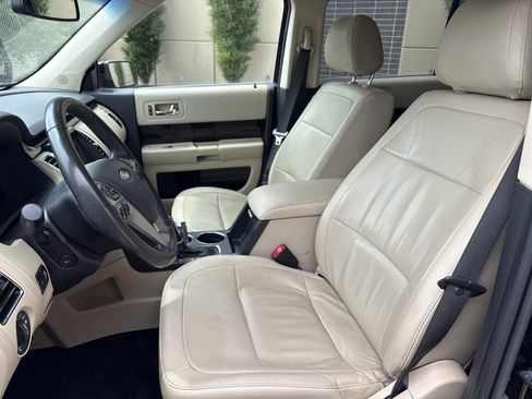 Used 2017 Ford Flex SEL w/ Equipment Group 202A AWD/4WD image 16