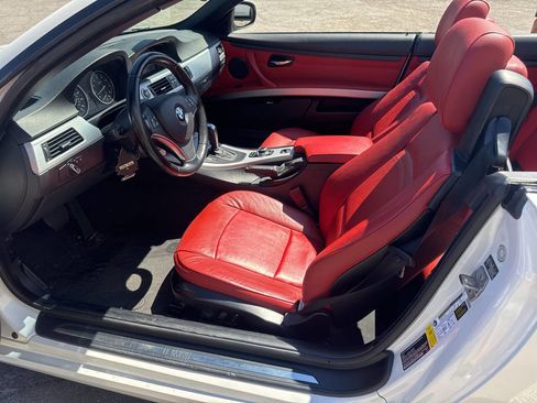 Used 2013 BMW 328i Convertible image 4