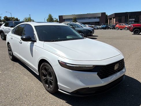 Used 2025 Honda Accord SE image 3