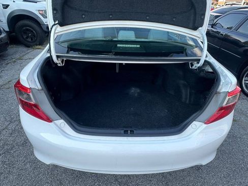 Used 2014 Toyota Camry LE FWD image 22