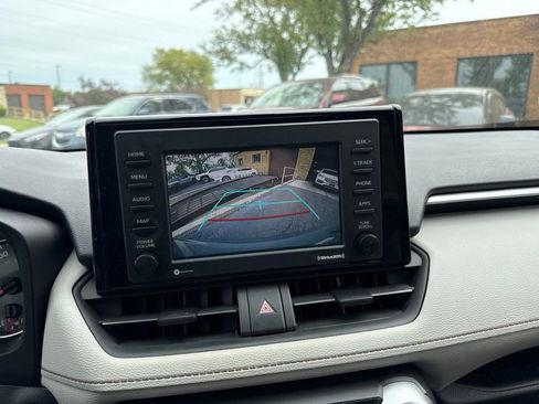 Used 2021 Toyota RAV4 XLE w/ Convenience Package AWD/4WD image 14