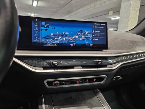 Used 2023 BMW X7 xDrive40i w/ M Sport Package image 16