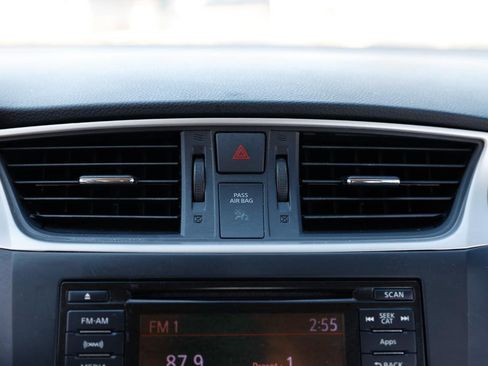 Used 2015 Nissan Sentra SL image 33