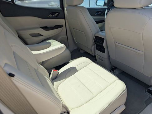 Used 2023 GMC Acadia Denali w/ Denali Ultimate Package FWD image 7