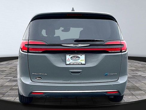 Used 2022 Chrysler Pacifica Touring-L w/ Uconnect Theater Family Group FWD image 11