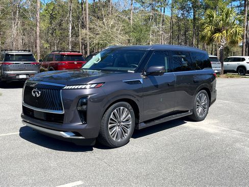 New 2025 INFINITI QX80 Luxe image 3