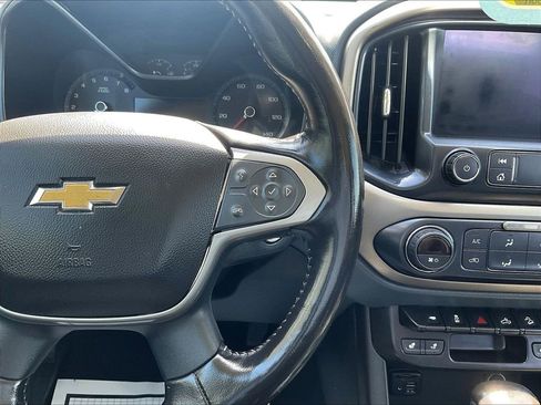Used 2022 Chevrolet Colorado Z71 AWD/4WD image 12
