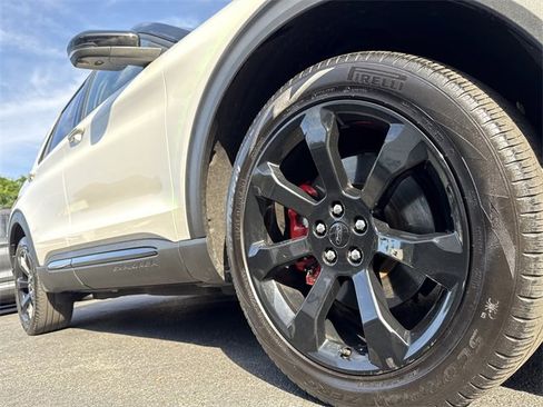 Used 2022 Ford Explorer ST w/ Equipment Group 401A image 9