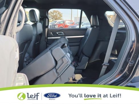 Used 2018 Ford Explorer XLT w/ Equipment Group 202A image 29