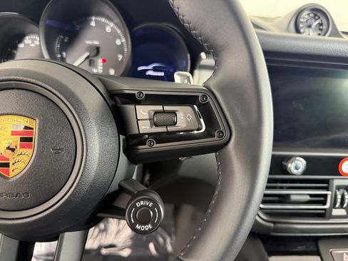 Certified 2026 Porsche Macan AWD/4WD image 28