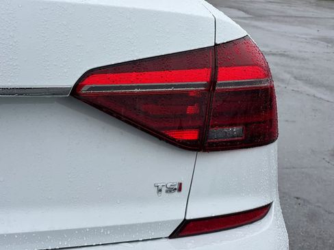 Used 2018 Volkswagen Passat 2.0T SE image 28