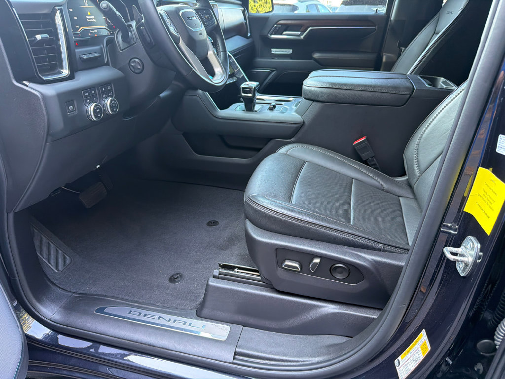 Used 2023 GMC Sierra 1500 Denali w/ Technology Package AWD/4WD image 9