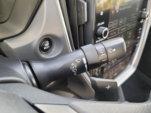 Certified 2025 Subaru Crosstrek 2.0i Premium image 32