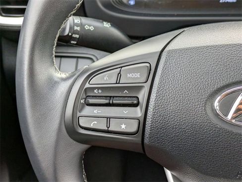 Used 2024 Hyundai Venue SEL image 17