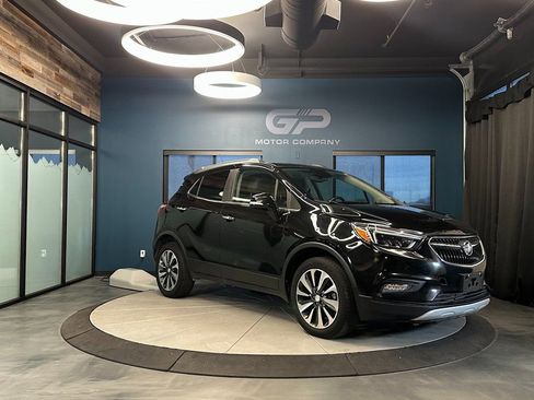 Used 2020 Buick Encore Essence AWD/4WD image 1