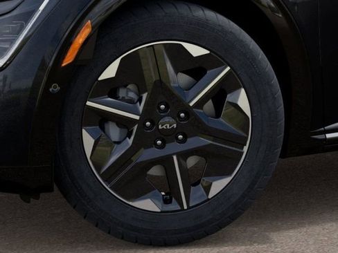 New 2025 Kia EV6 Wind image 9