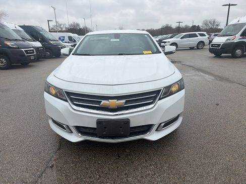 Used 2017 Chevrolet Impala LT image 2
