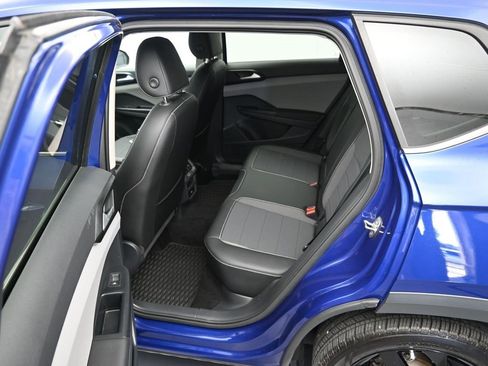 Used 2023 Volkswagen Taos SE image 21