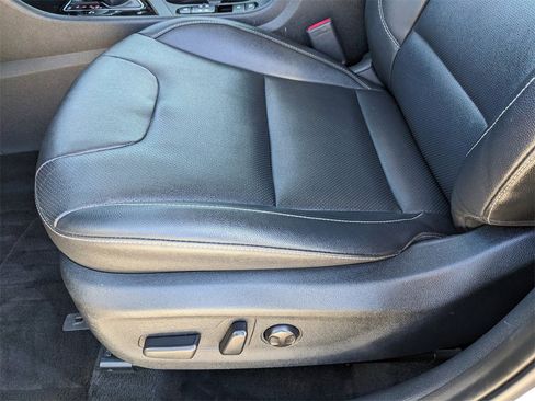 Used 2020 Kia Niro EX Premium image 21