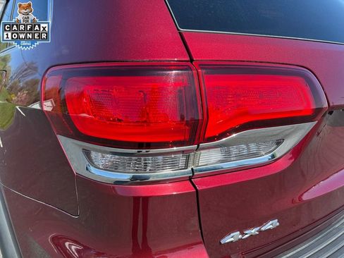 Certified 2021 Jeep Grand Cherokee Laredo AWD/4WD image 21