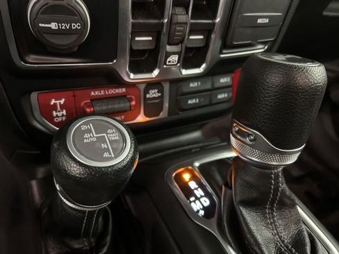 Used 2024 Jeep Wrangler Unlimited AWD/4WD image 21