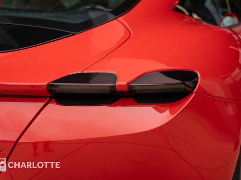 Used 2022 Ferrari Roma RWD image 20