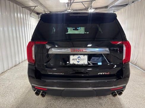 Used 2022 GMC Yukon AT4 w/ Technology Package AWD/4WD image 5