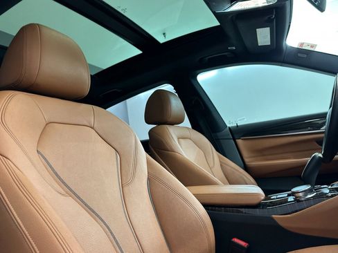 Used 2018 BMW 640i Gran Turismo xDrive image 30