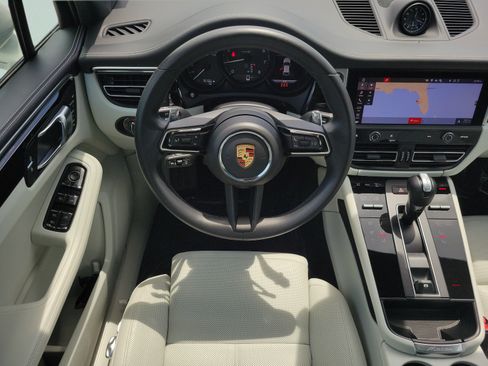 Used 2024 Porsche Macan AWD/4WD image 13