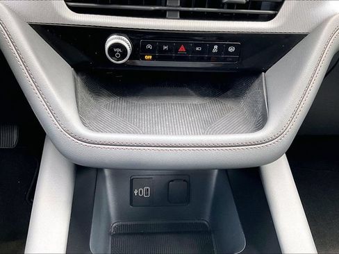 Used 2026 Ford Explorer Active RWD image 24