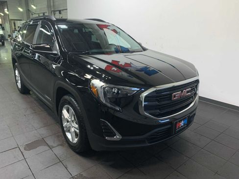 Used 2021 GMC Terrain SLE w/ Driver Convenience Package image 2