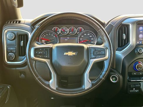 Used 2020 Chevrolet Silverado 1500 LT w/ Convenience Package image 11