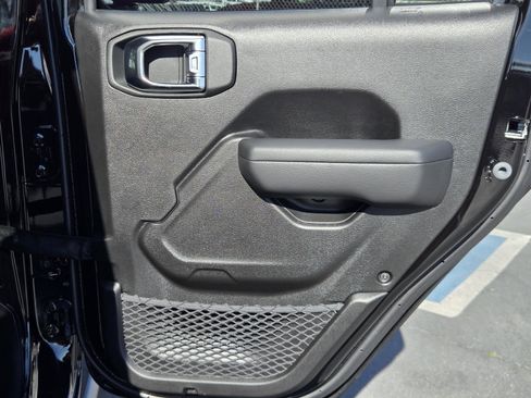 New 2026 Jeep Gladiator Sport image 32