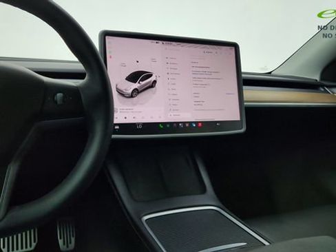 Used 2022 Tesla Model Y Long Range AWD/4WD image 45