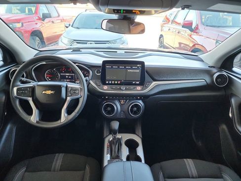 Used 2025 Chevrolet Blazer LT image 17