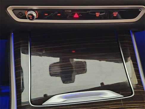 Used 2024 BMW X5 xDrive50e image 19