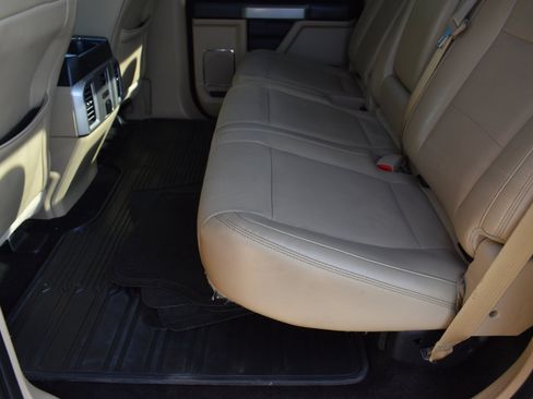 Used 2015 Ford F150 Lariat w/ Equipment Group 502A Luxury image 27