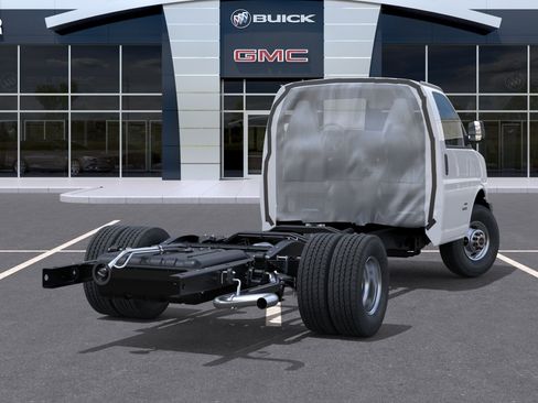 New 2026 GMC Savana 4500 w/ Power Convenience Package RWD image 24