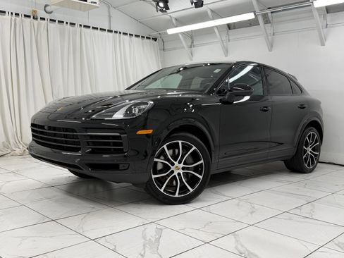 Certified 2022 Porsche Cayenne S image 1