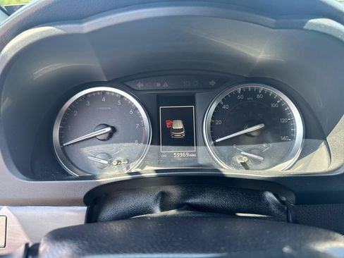 Used 2019 Toyota Highlander XLE AWD/4WD image 34
