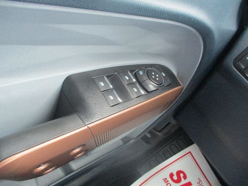 Used 2022 Ford Maverick Lariat FWD image 17