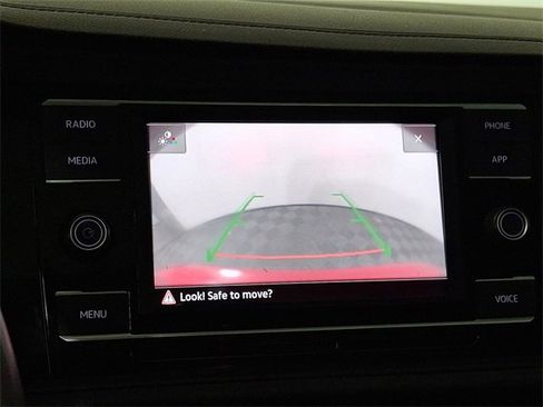 Used 2020 Volkswagen Jetta SE image 4